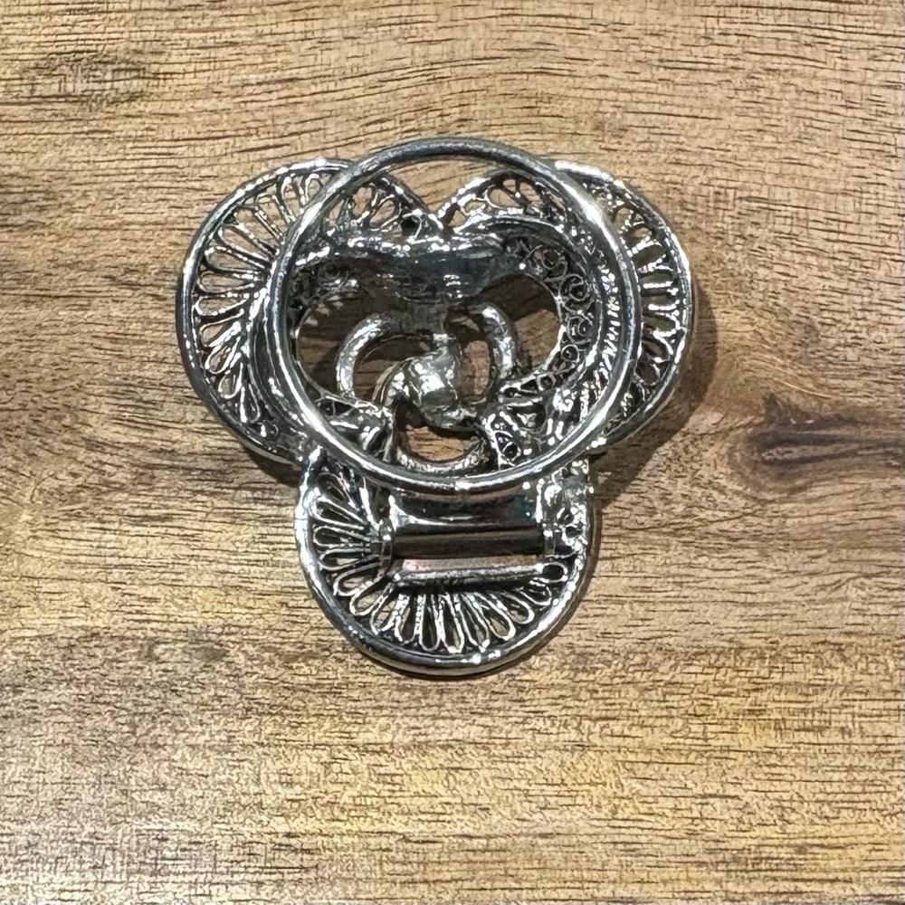 Elegant Silver Tone Filigree Scarf Clip/Slide - Picture 6 of 12